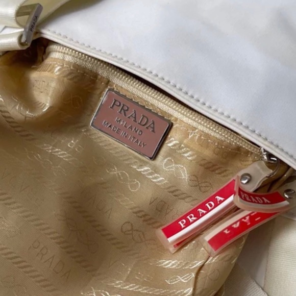 VINTAGE WHITE PRADA NYLON CROSSBODY BAG WITH EMBROIDERED LOGO - Picture 9 of 12